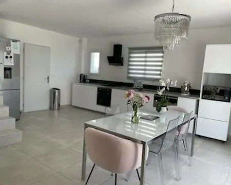 Maison Independante Avec Piscine Privative Argelliers
